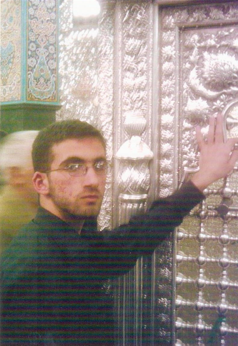 صورة الشهيد في احد المقامات