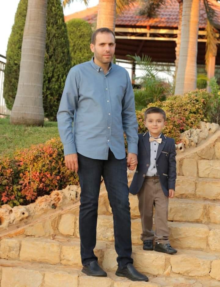 عاش الدنيا بكل تفاصيلها